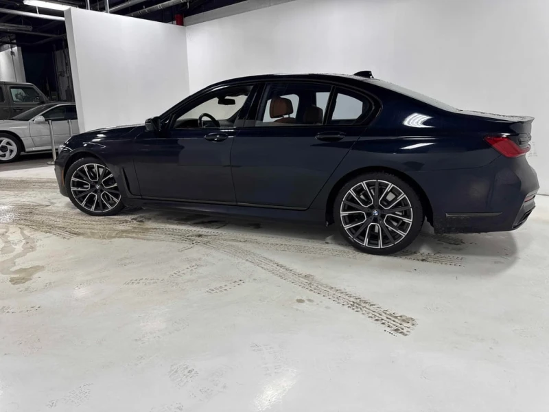 BMW 750 * 750i xDrive * CARFAX * БЕЗ ПЪРВОНАЧАЛНА ВНОСКА, снимка 2 - Автомобили и джипове - 52932199