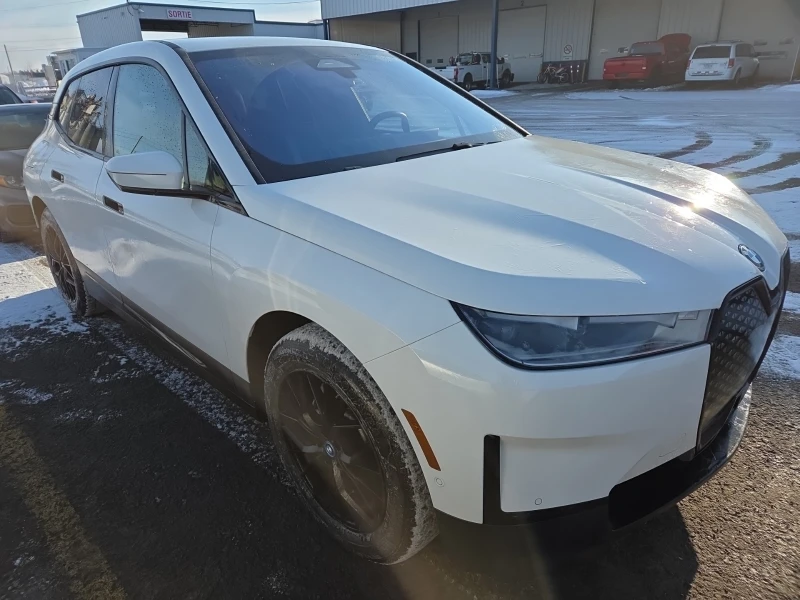 BMW iX XDRIVE40| MEMORY| CARFAX| 2 KEYS , снимка 2 - Автомобили и джипове - 53499466