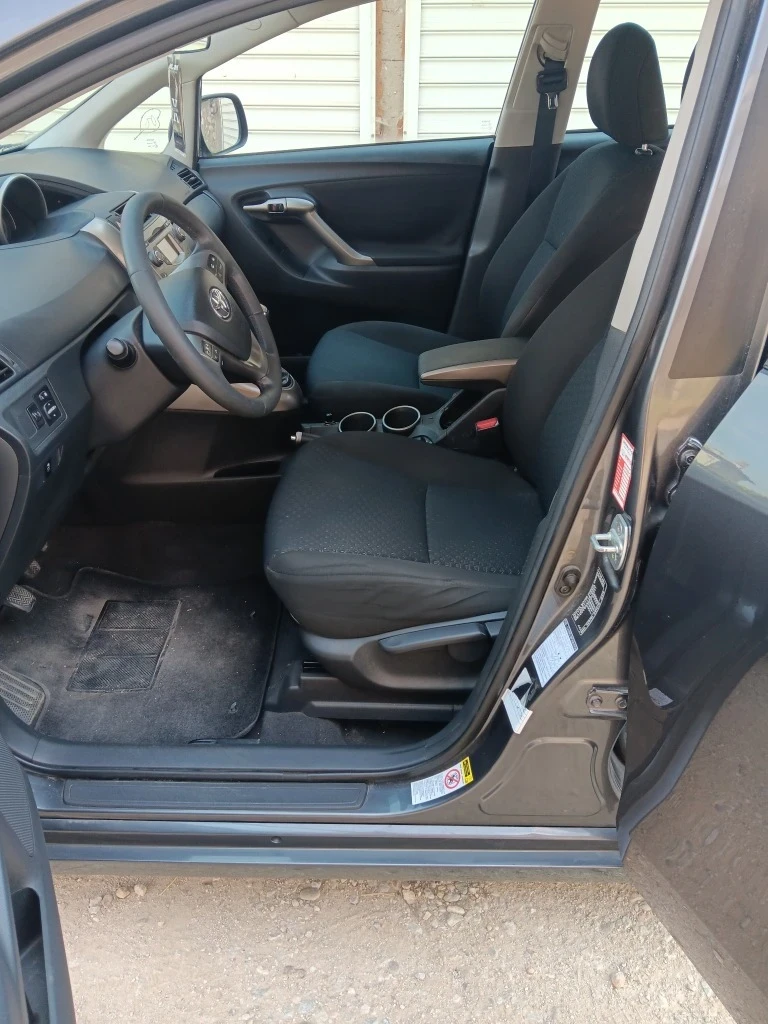 Toyota Verso, снимка 11 - Автомобили и джипове - 48101174