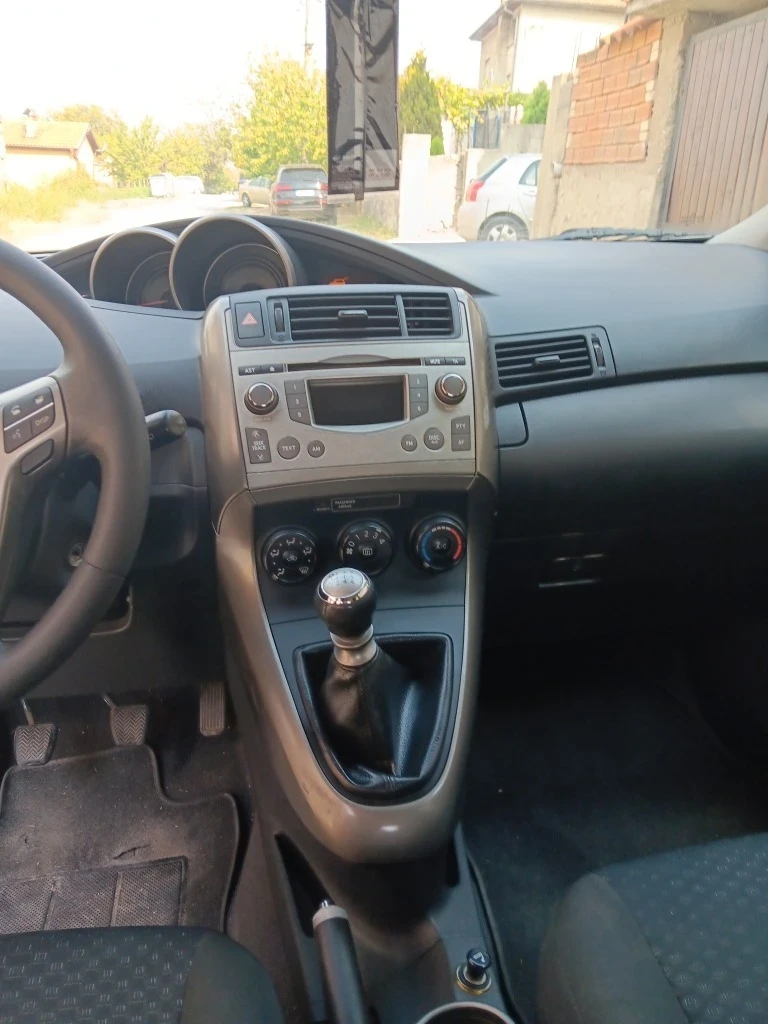 Toyota Verso, снимка 8 - Автомобили и джипове - 48101174