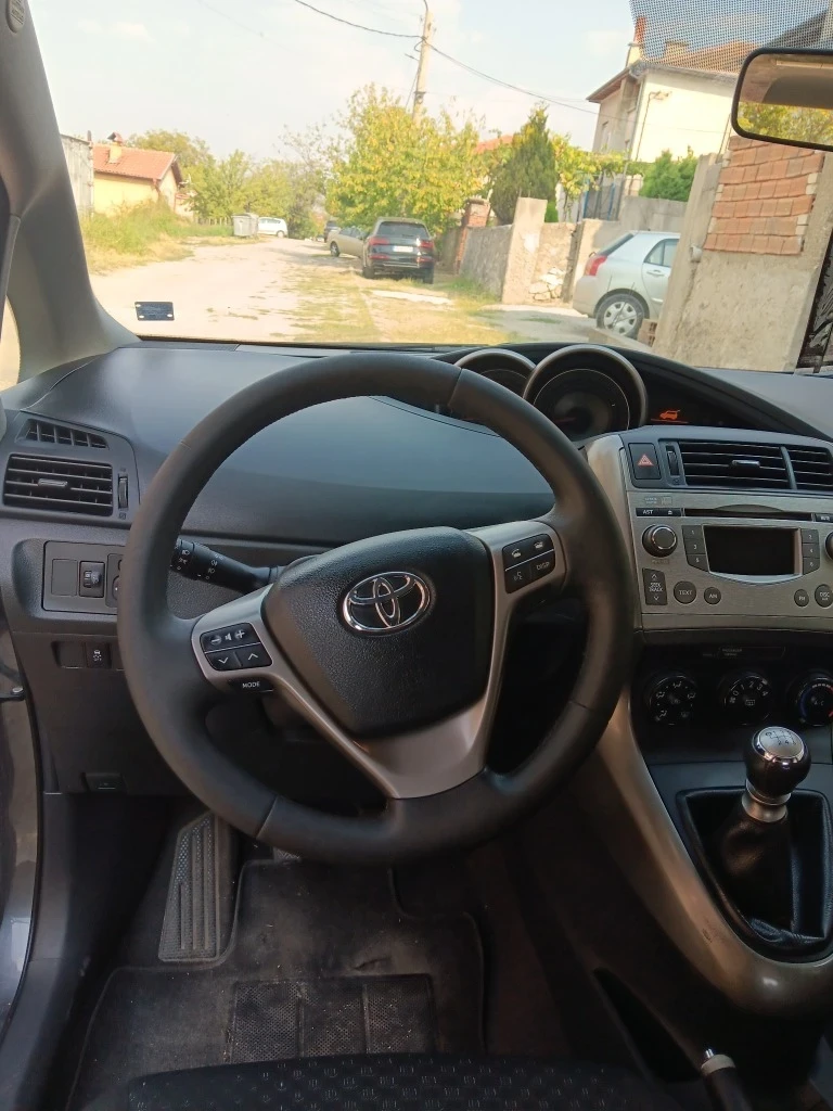 Toyota Verso, снимка 4 - Автомобили и джипове - 48101174