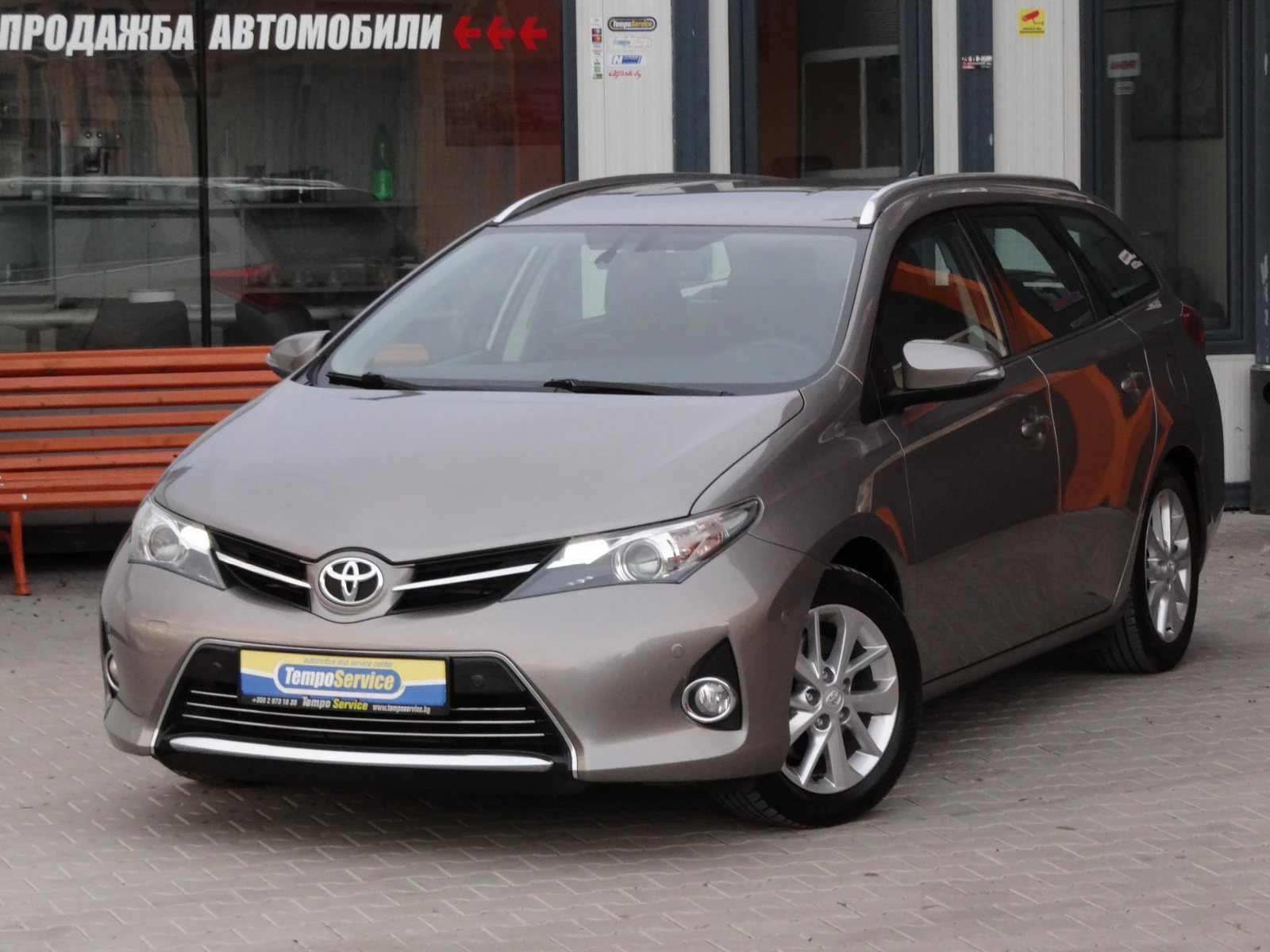 Toyota Auris 2.0d4d - 125k.c. /Koja/Camera/Keyless/Euro-5/, снимка 1