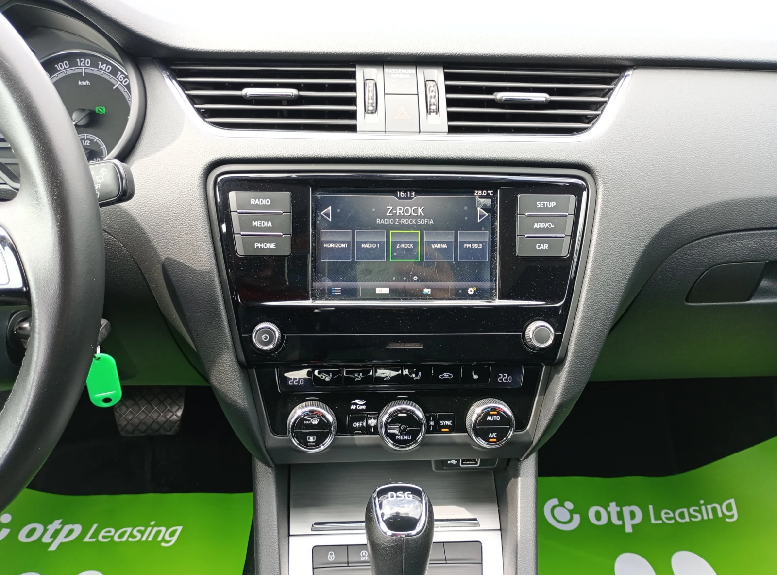 Skoda Octavia Skoda Octavia Combi  2.0 TDI DSG - изображение 8