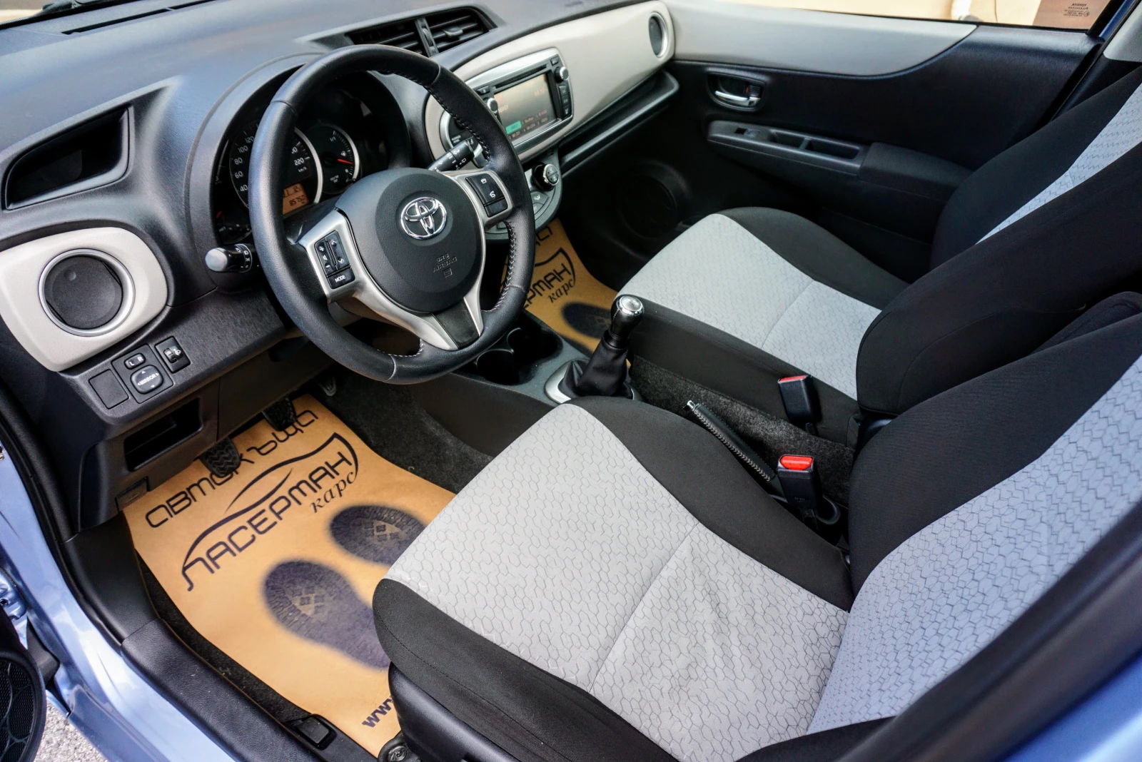 Toyota Yaris 1.0i LOUNGE  - изображение 5
