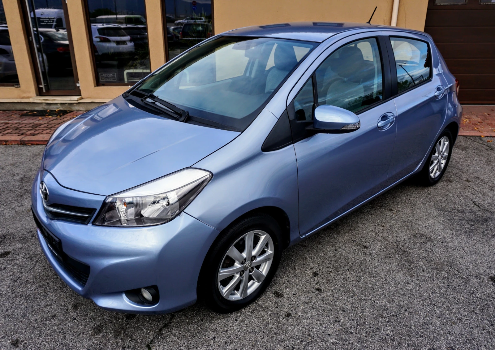 Toyota Yaris 1.0i LOUNGE  | Mobile.bg   1