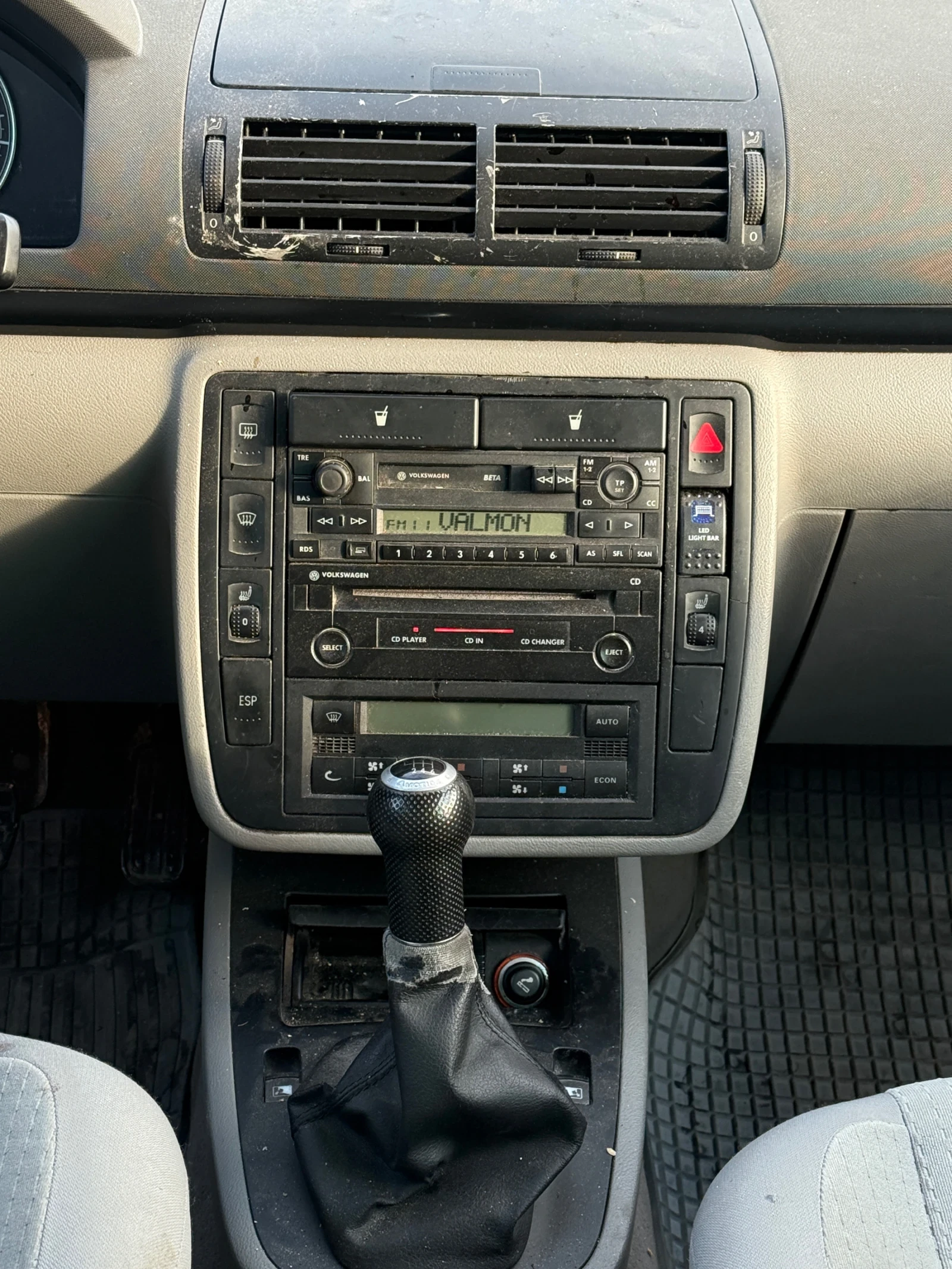 VW Sharan 1.9TDI 131к.с 4х4 6ск - изображение 10