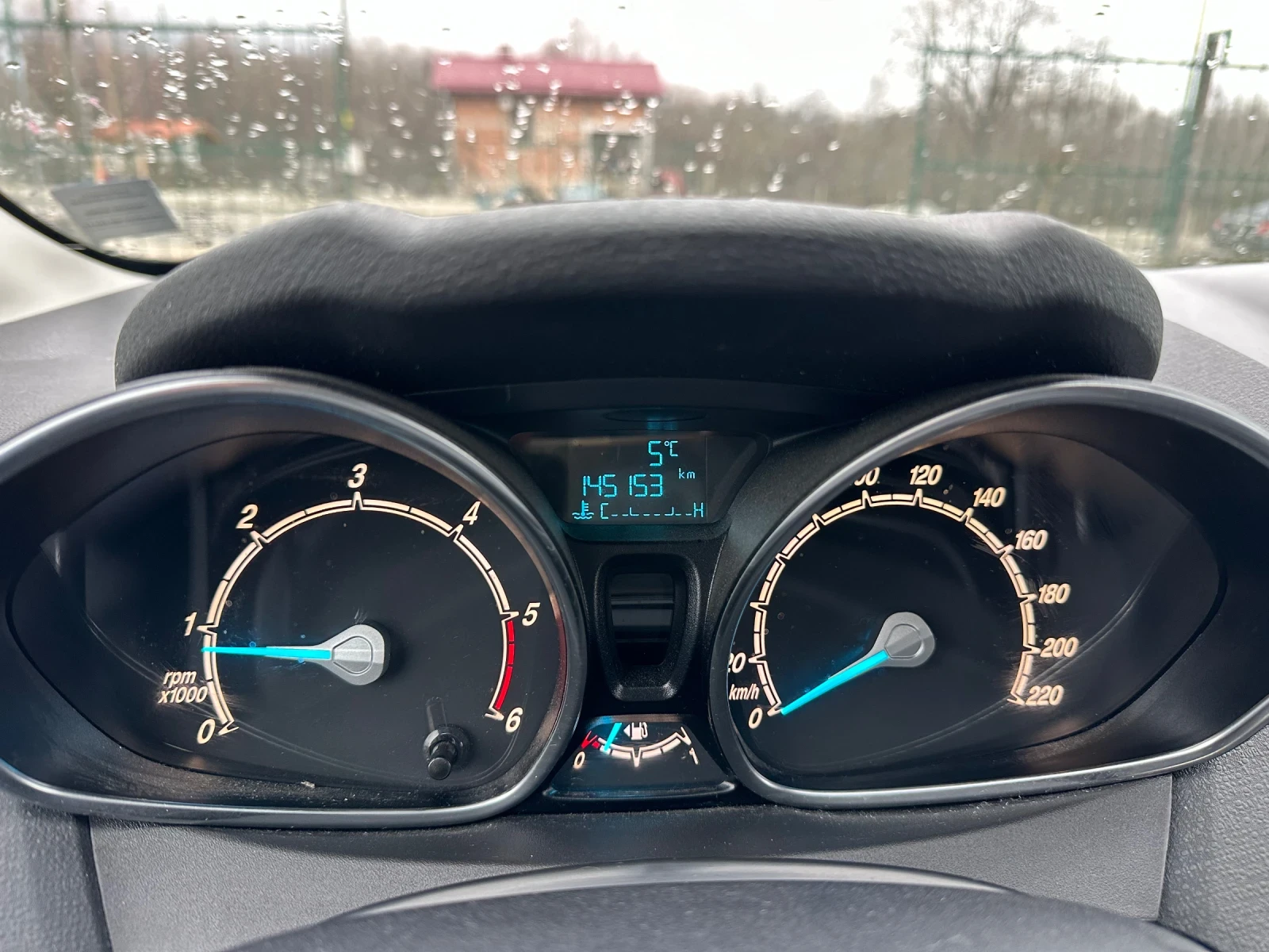 Ford Fiesta 1.6 TDCI, снимка 11 - Автомобили и джипове - 53467977