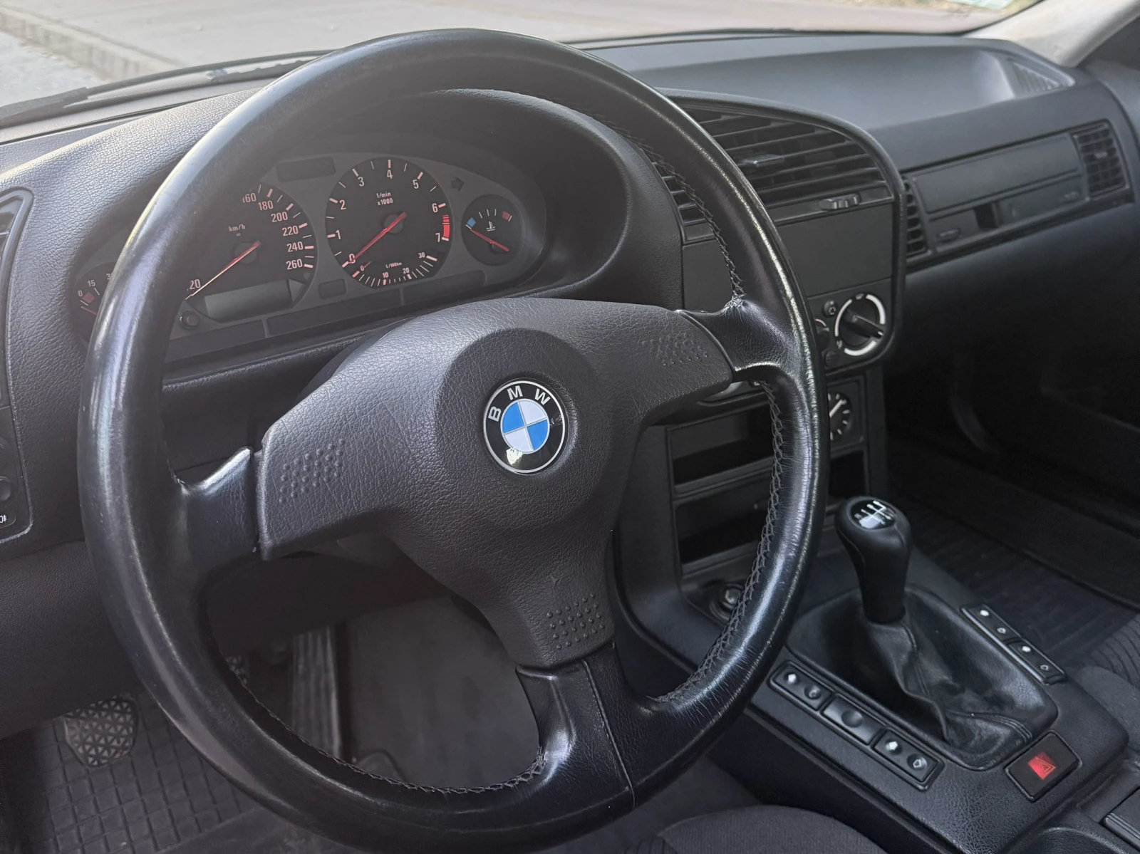 BMW 320  - изображение 6