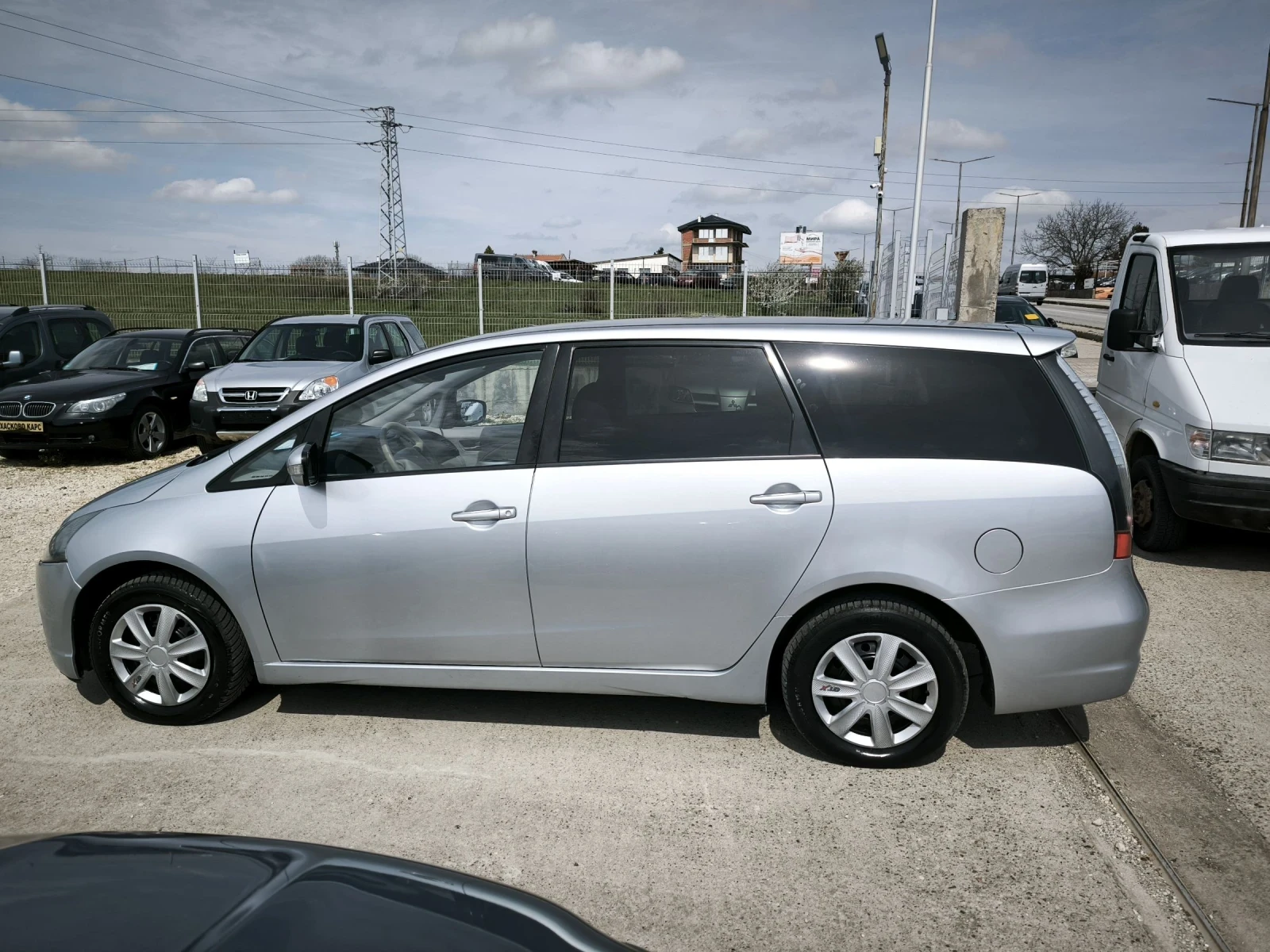 Mitsubishi Grandis 2.4i automatic , снимка 5 - Автомобили и джипове - 54045613