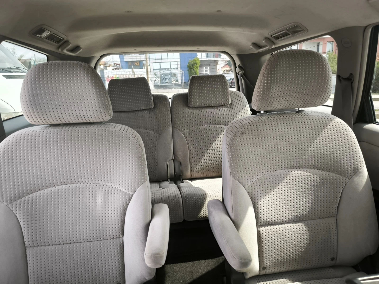 Mitsubishi Grandis 2.4i automatic , снимка 11 - Автомобили и джипове - 54045613