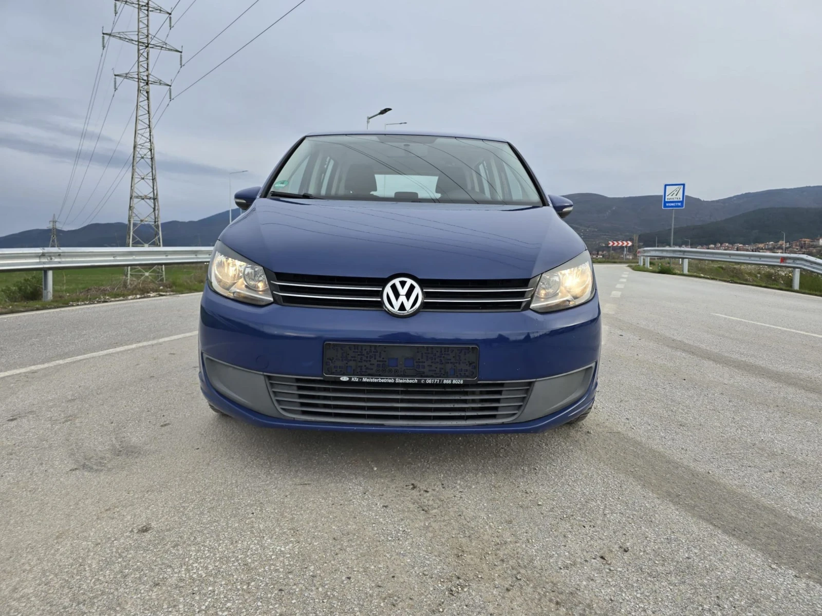 VW Touran 1.6 TDi , снимка 2 - Автомобили и джипове - 54085960