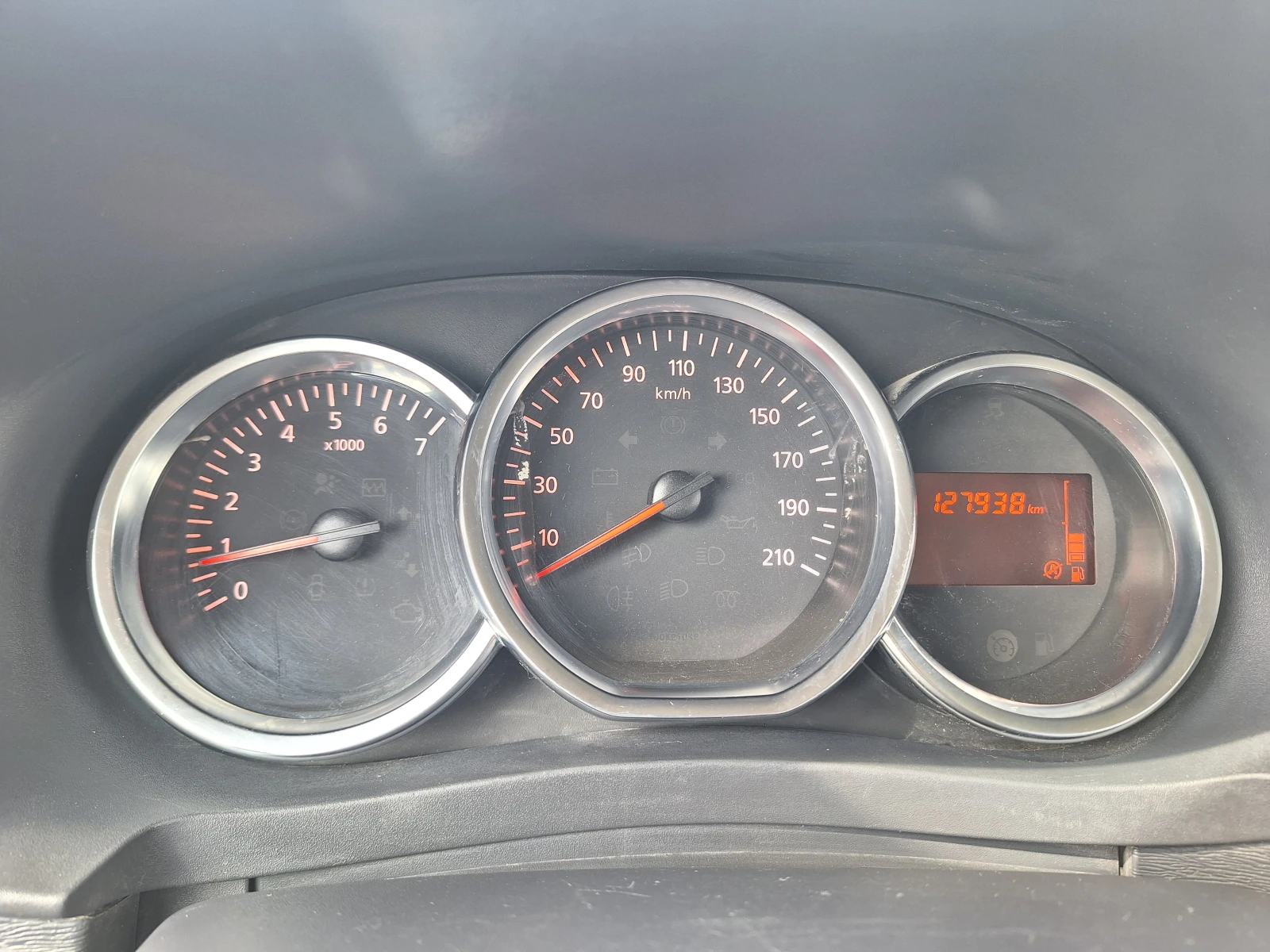 Dacia Dokker Laureat 1.6 LPG, снимка 9 - Автомобили и джипове - 54335283