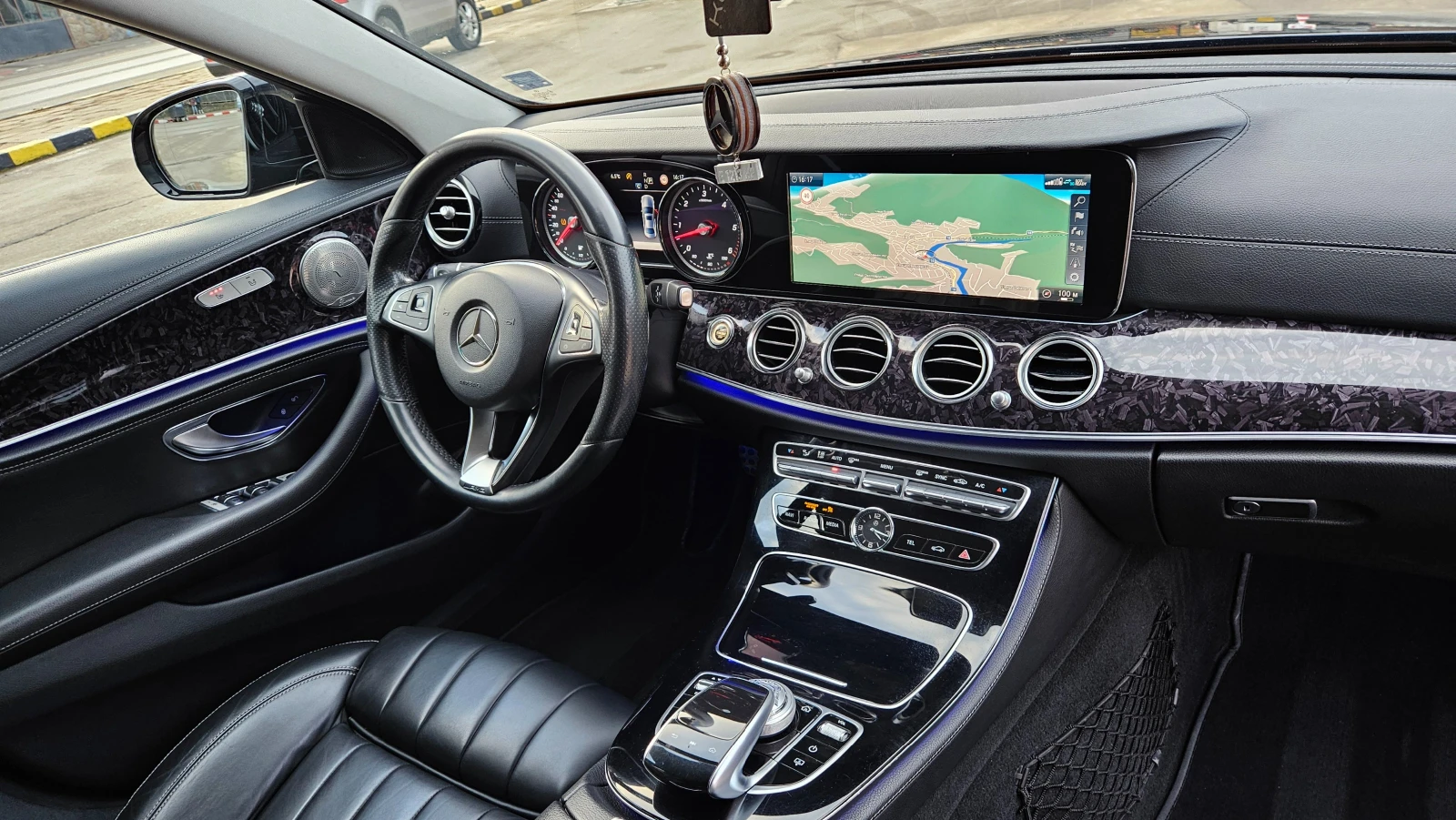 Mercedes-Benz E 350 AMG OPTIC/BURMASTER/9G/FULL LED, снимка 11 - Автомобили и джипове - 54441953