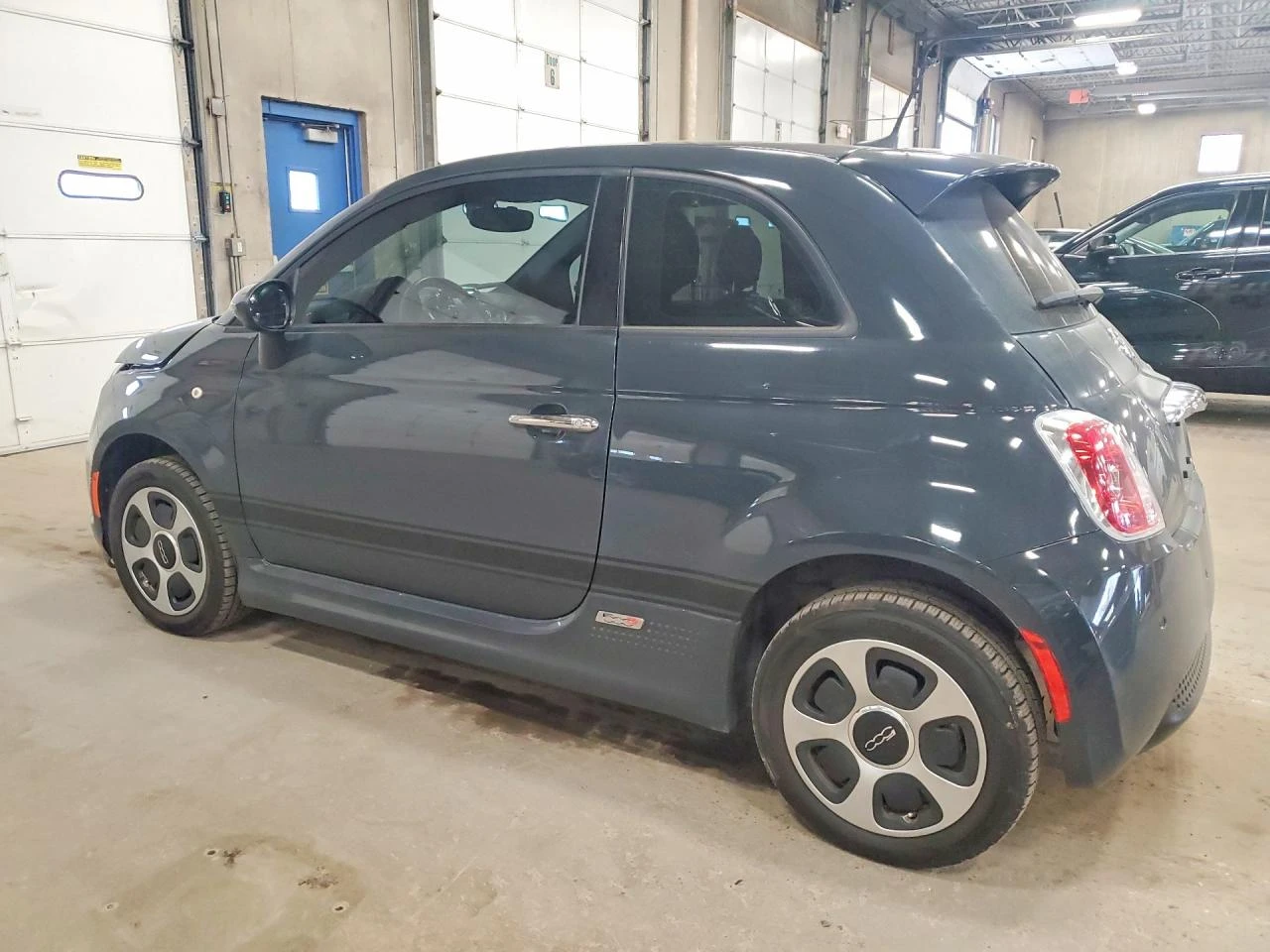 Fiat 500 Electric, снимка 2 - Автомобили и джипове - 54519191