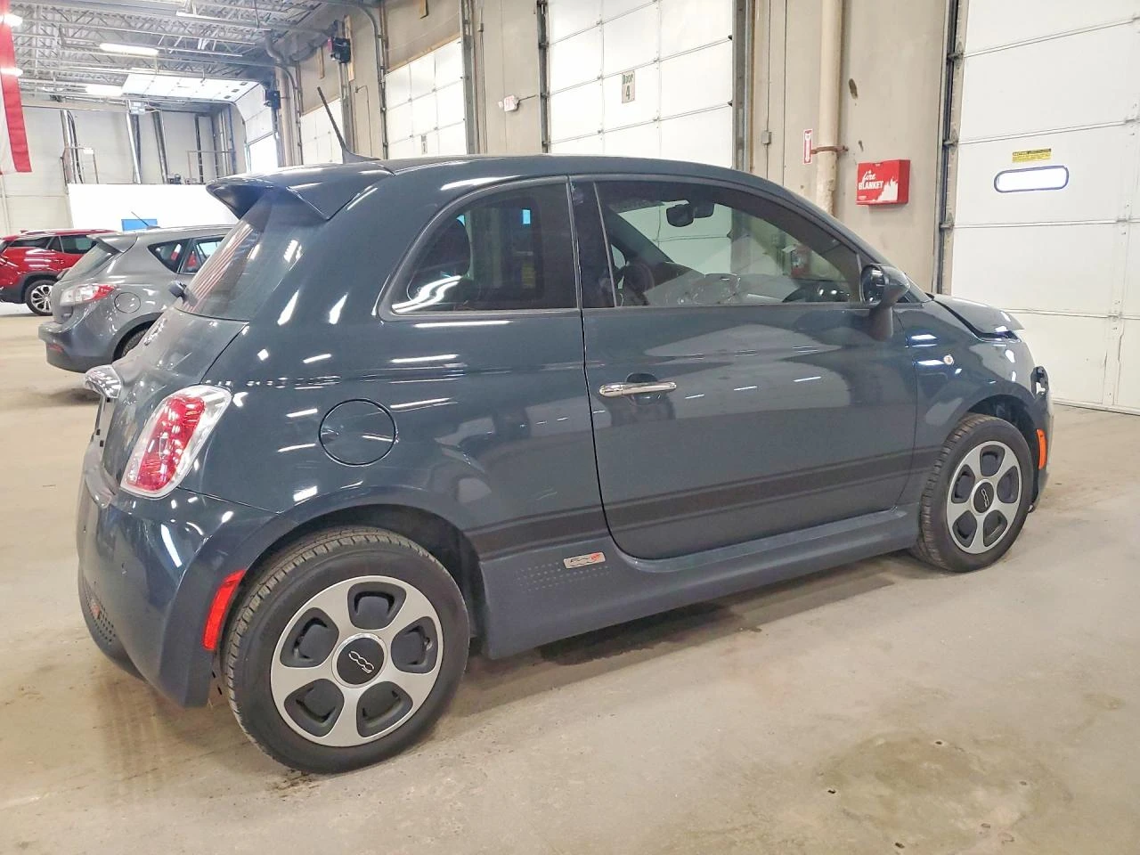 Fiat 500 Electric, снимка 3 - Автомобили и джипове - 54519191