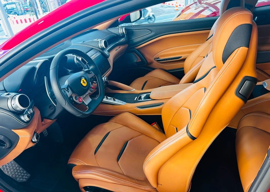 Ferrari GTC4Lusso V12, снимка 6 - Автомобили и джипове - 54526716