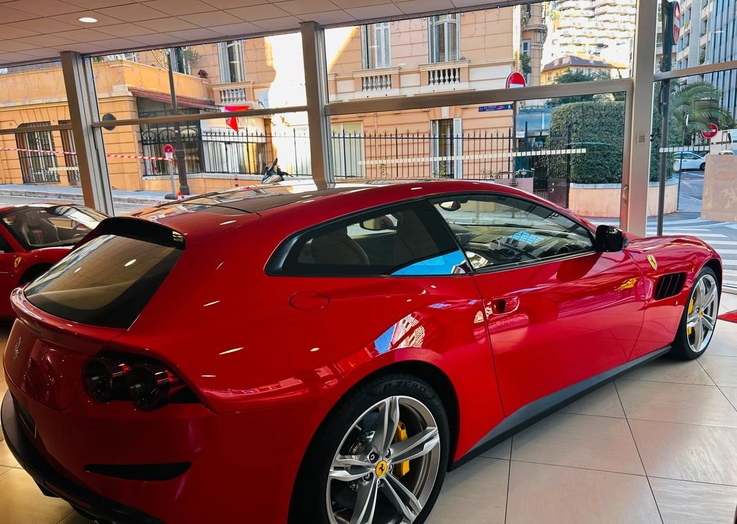 Ferrari GTC4Lusso V12, снимка 4 - Автомобили и джипове - 54526716
