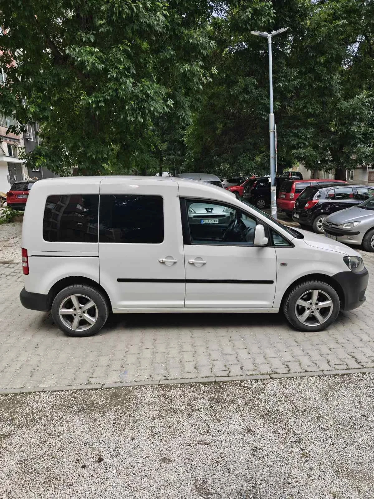 VW Caddy 2.0 фабричен метан Ecofuel , снимка 9 - Автомобили и джипове - 54705091