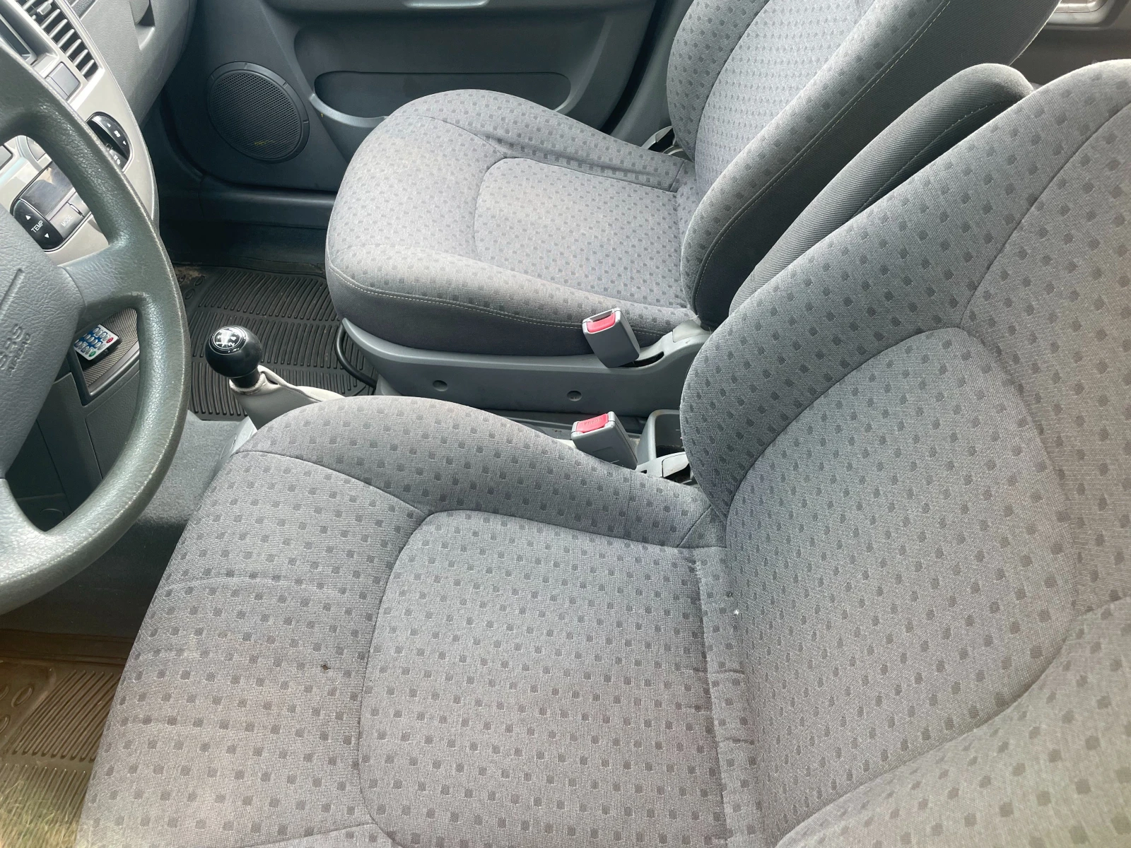 Kia Carens 1.6 Газ/Бензин, снимка 10 - Автомобили и джипове - 54882181