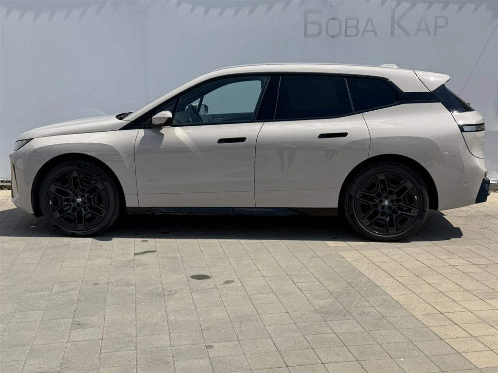 BMW iX xDrive45, снимка 3 - Автомобили и джипове - 55216932