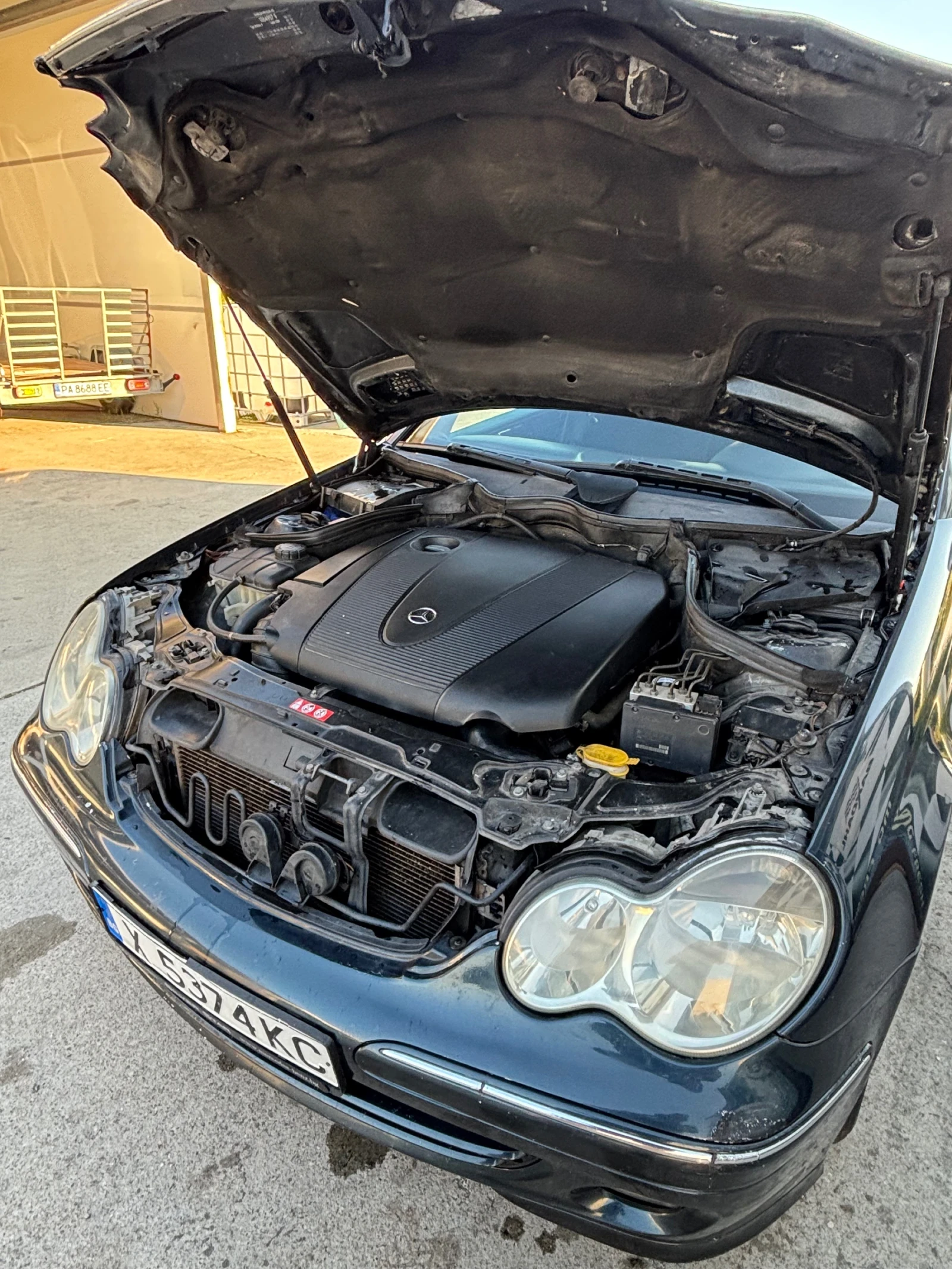 Mercedes-Benz C 220 220, снимка 7 - Автомобили и джипове - 56120848