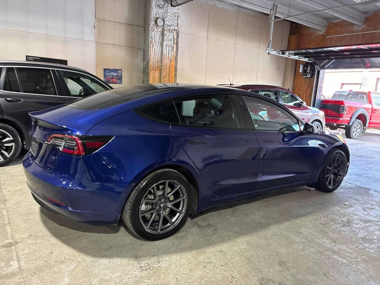 Tesla Model 3  RWD * CARFAX * ��� ������������ ������ | Mobile.bg � ����������� 3