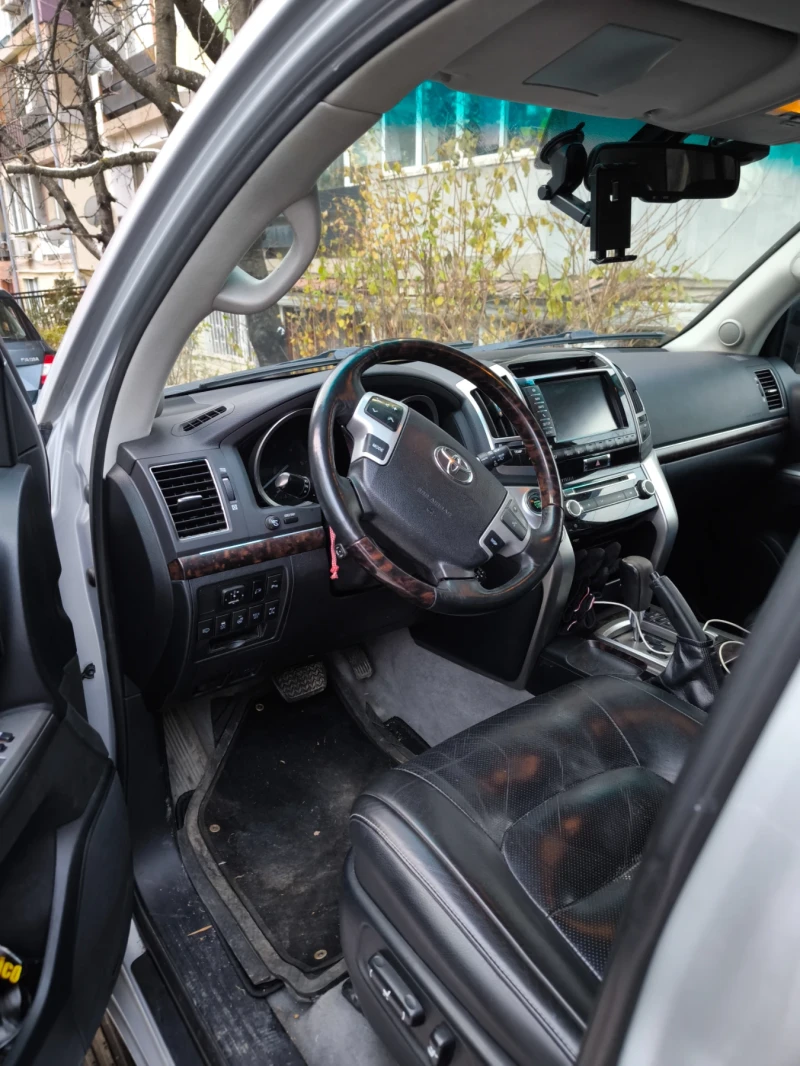 Toyota Land cruiser 200, снимка 5 - Автомобили и джипове - 48118655