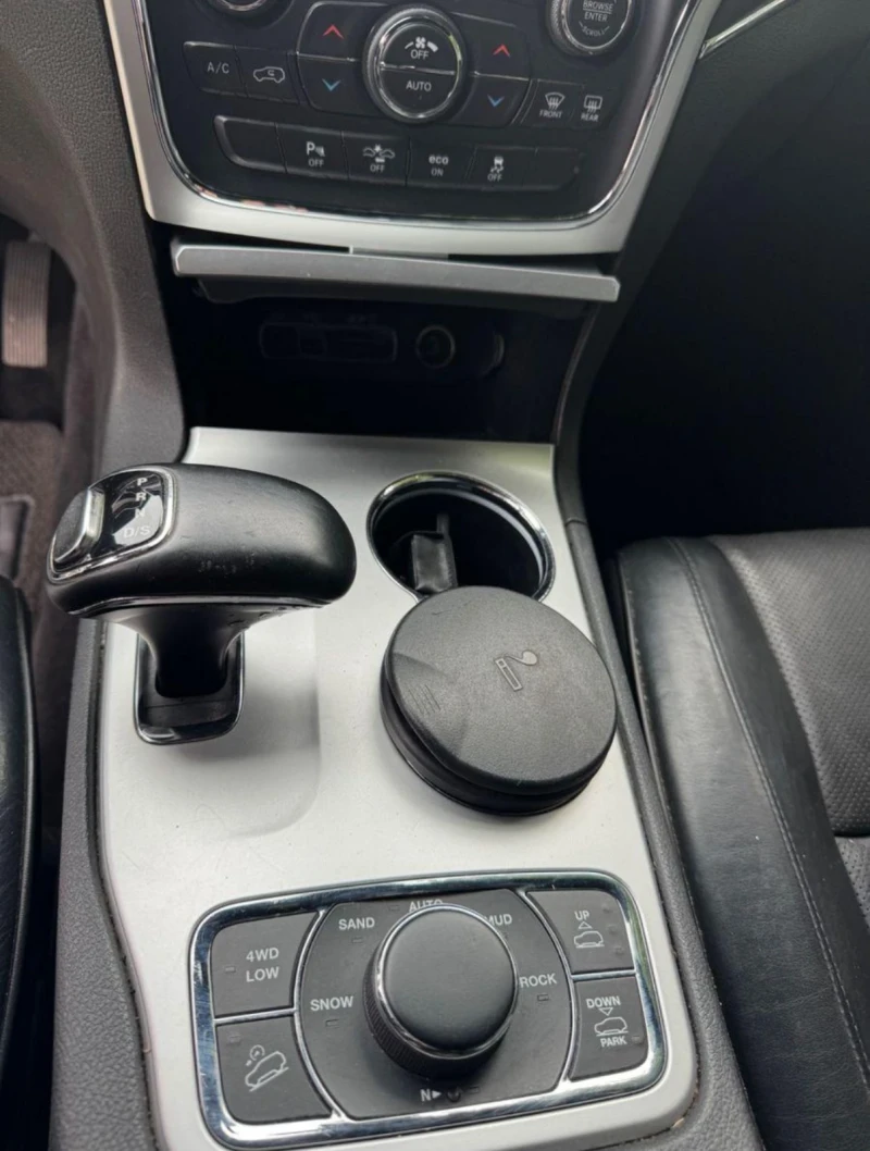 Jeep Grand cherokee 3.0 CRD, снимка 13 - Автомобили и джипове - 52714365