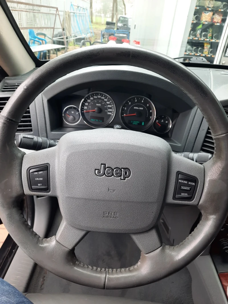 Jeep Grand cherokee 3.0 CRD, снимка 9 - Автомобили и джипове - 53060532