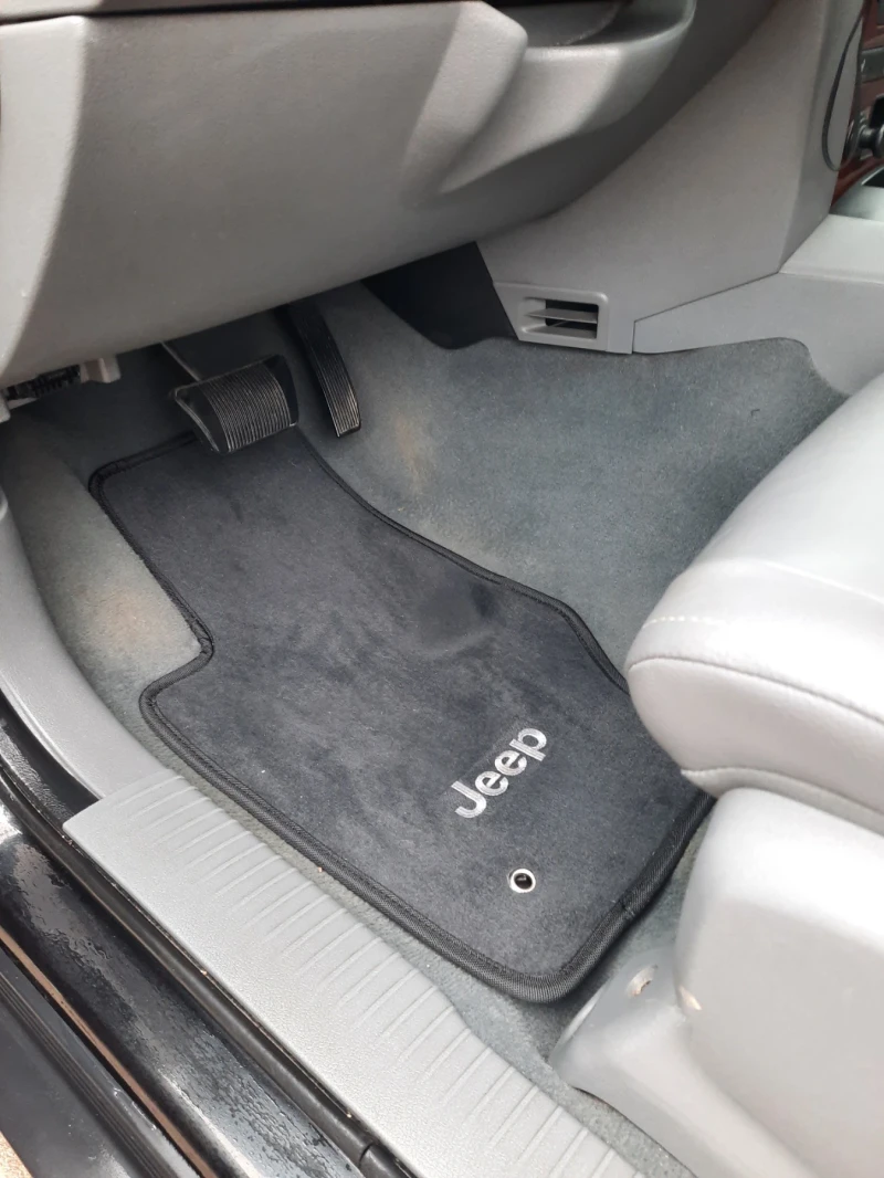 Jeep Grand cherokee 3.0 CRD, снимка 11 - Автомобили и джипове - 53060532