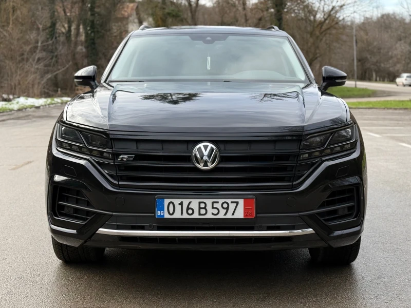 VW Touareg 4MOTION* R-LINE* DIGITAL* MATRIX* DIST* CAM* FULL, снимка 2 - Автомобили и джипове - 53332421