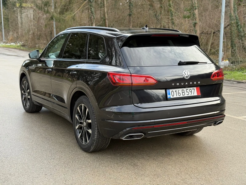 VW Touareg 4MOTION* R-LINE* DIGITAL* MATRIX* DIST* CAM* FULL, снимка 5 - Автомобили и джипове - 53332421
