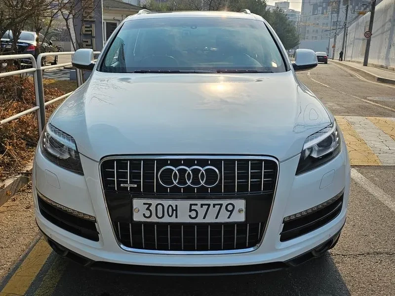 Audi Q7 3.0 TDI Quattro, снимка 4 - Автомобили и джипове - 55132432
