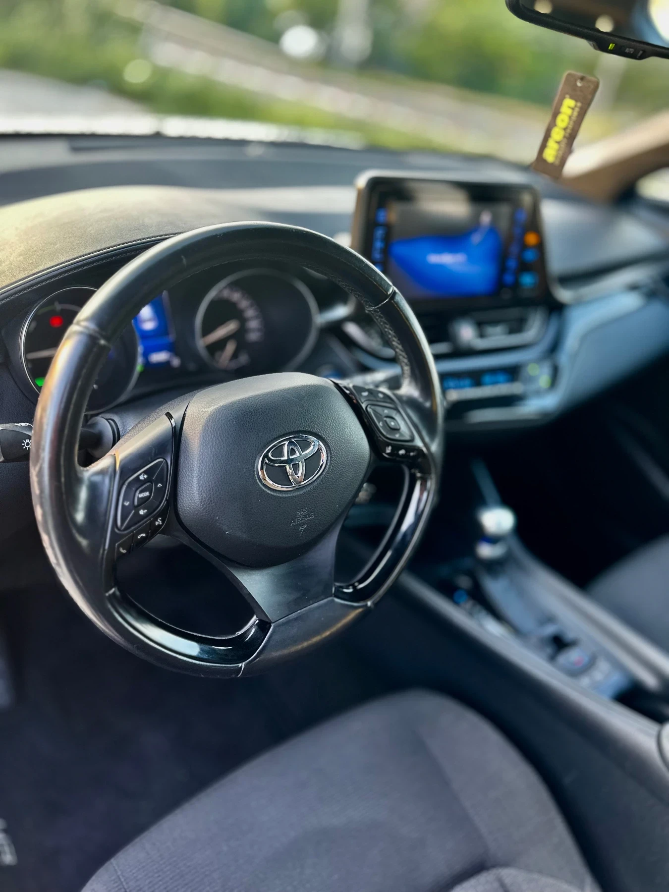 Toyota C-HR 1.8 HYBRID 2017 147 хил км !!!! - изображение 8
