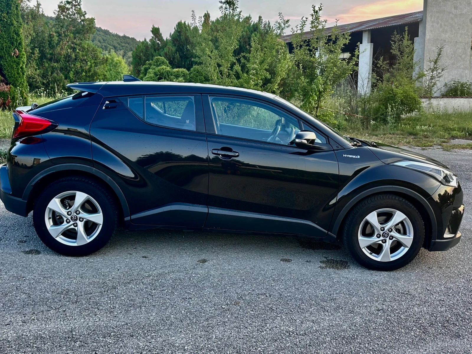 Toyota C-HR 1.8 HYBRID 2017 147 хил км !!!! - изображение 7