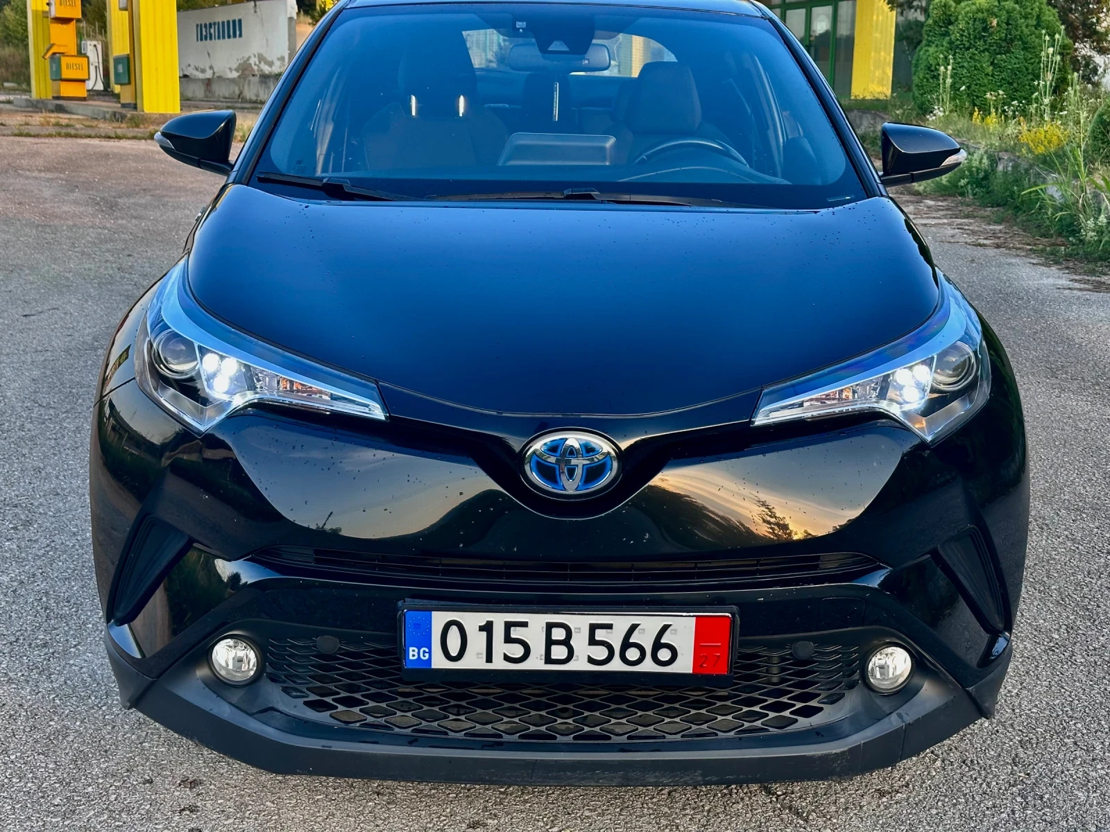 Toyota C-HR 1.8 HYBRID 2017 147 хил км !!!! - изображение 2