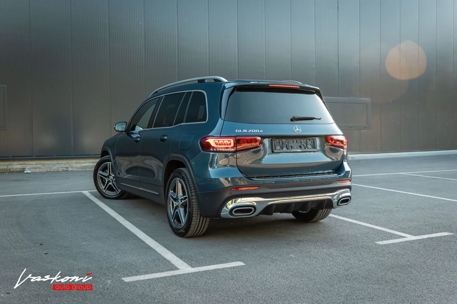 Mercedes-Benz GLB 200 AMG Line - изображение 3