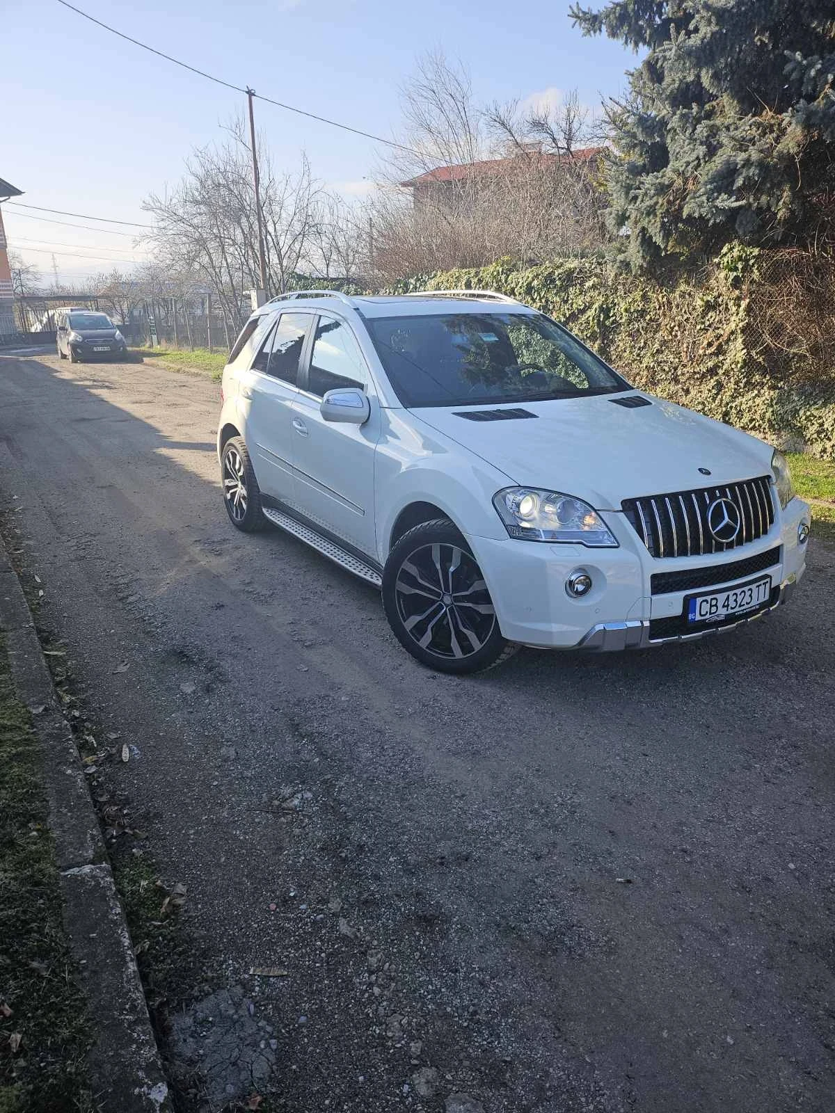 Mercedes-Benz ML 350 Джип - изображение 3