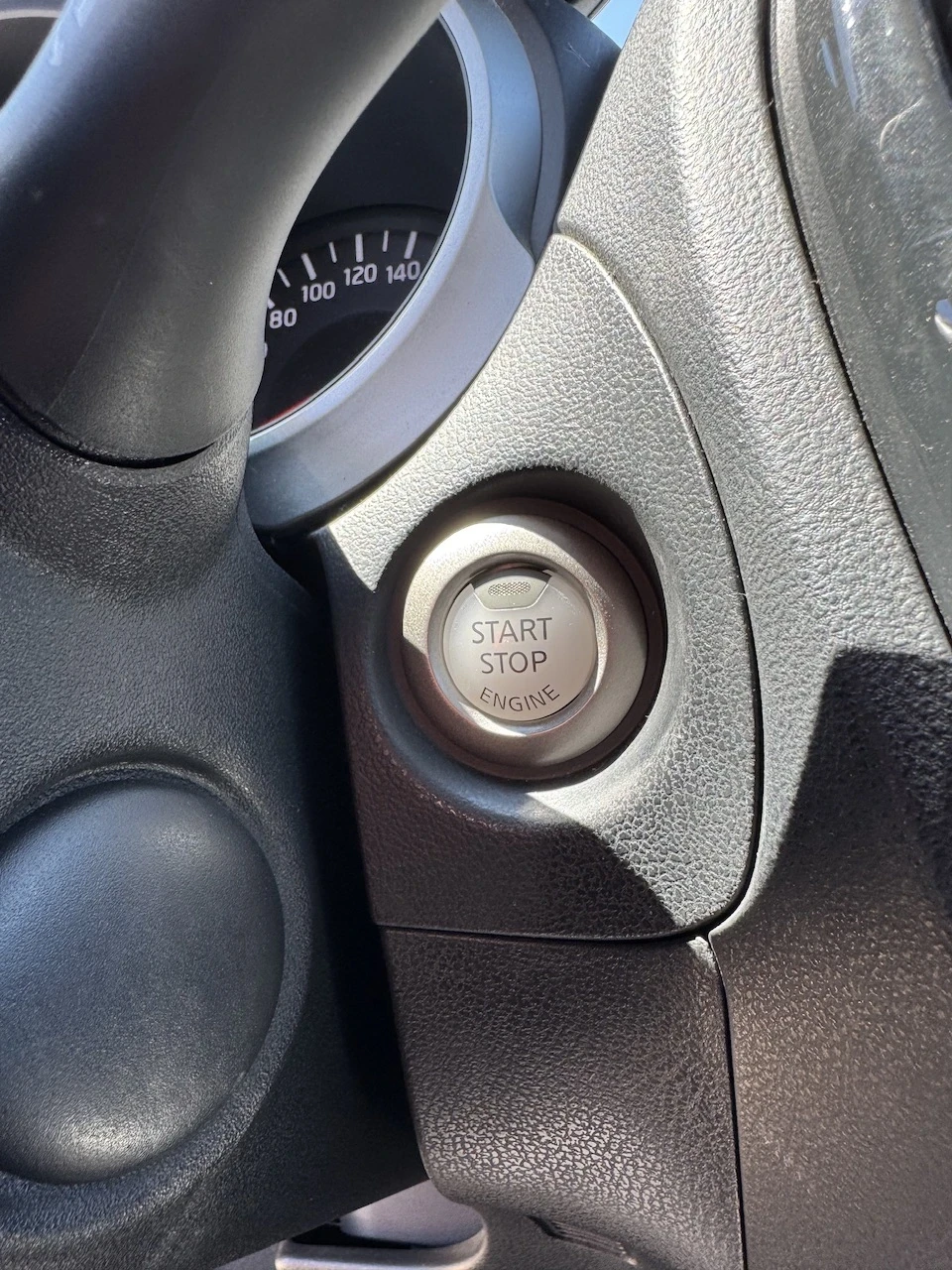 Nissan Juke 1.6i Keyless/Navi/83000км, снимка 15 - Автомобили и джипове - 54441022
