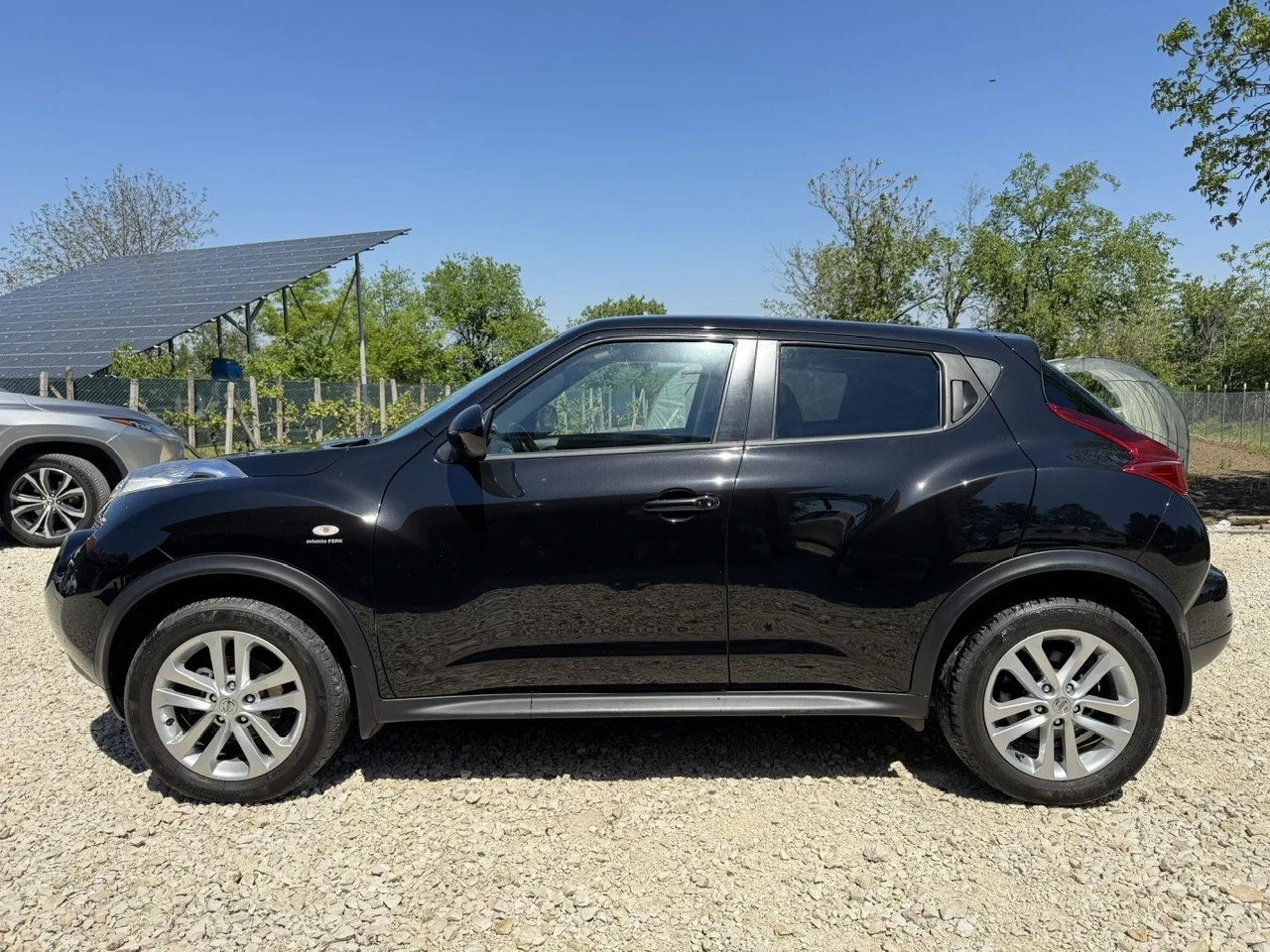 Nissan Juke 1.6i Keyless/Navi/83000км, снимка 2 - Автомобили и джипове - 54441022