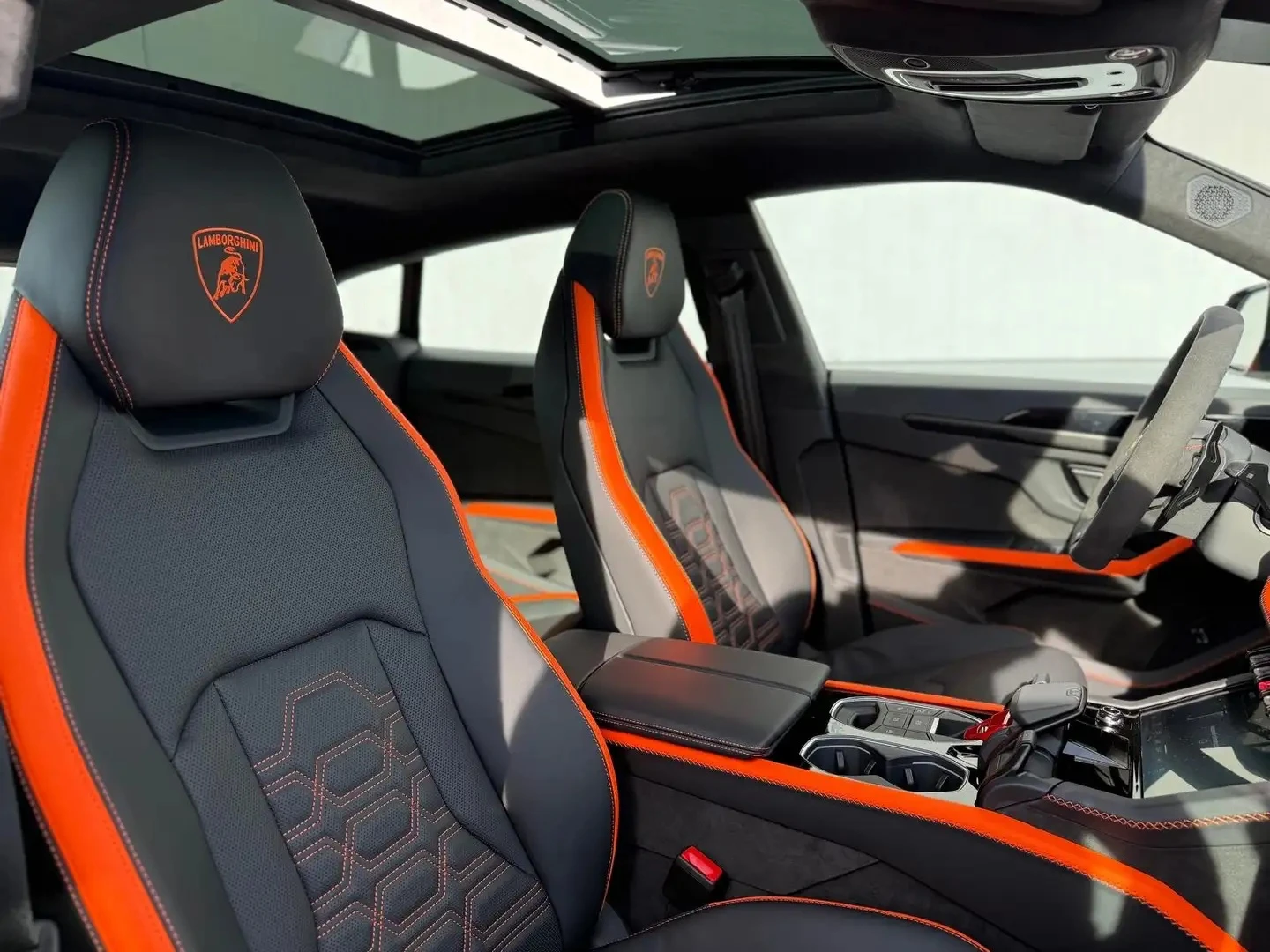 Lamborghini Urus  SE 4.0 V8 Plug-in Hybrid 4WD, снимка 11 - Автомобили и джипове - 54633985
