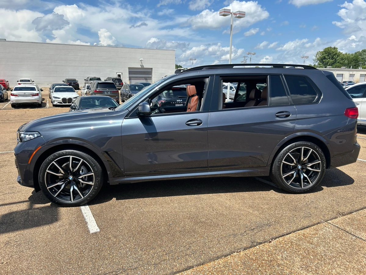 BMW X7 Xdrive40i M-Sport, снимка 3 - Автомобили и джипове - 55310131