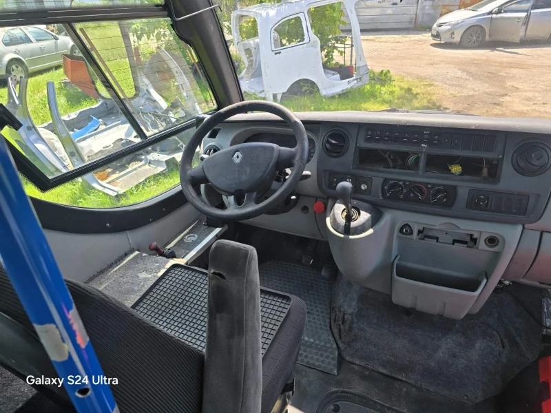 Renault Master 2.5 TDI, снимка 7 - Бусове и автобуси - 50459799
