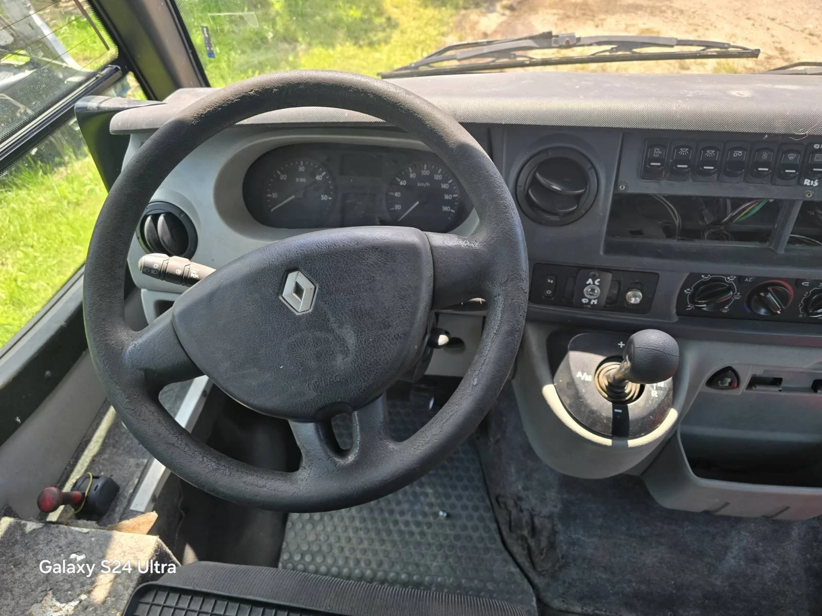 Renault Master 2.5 TDI - изображение 8