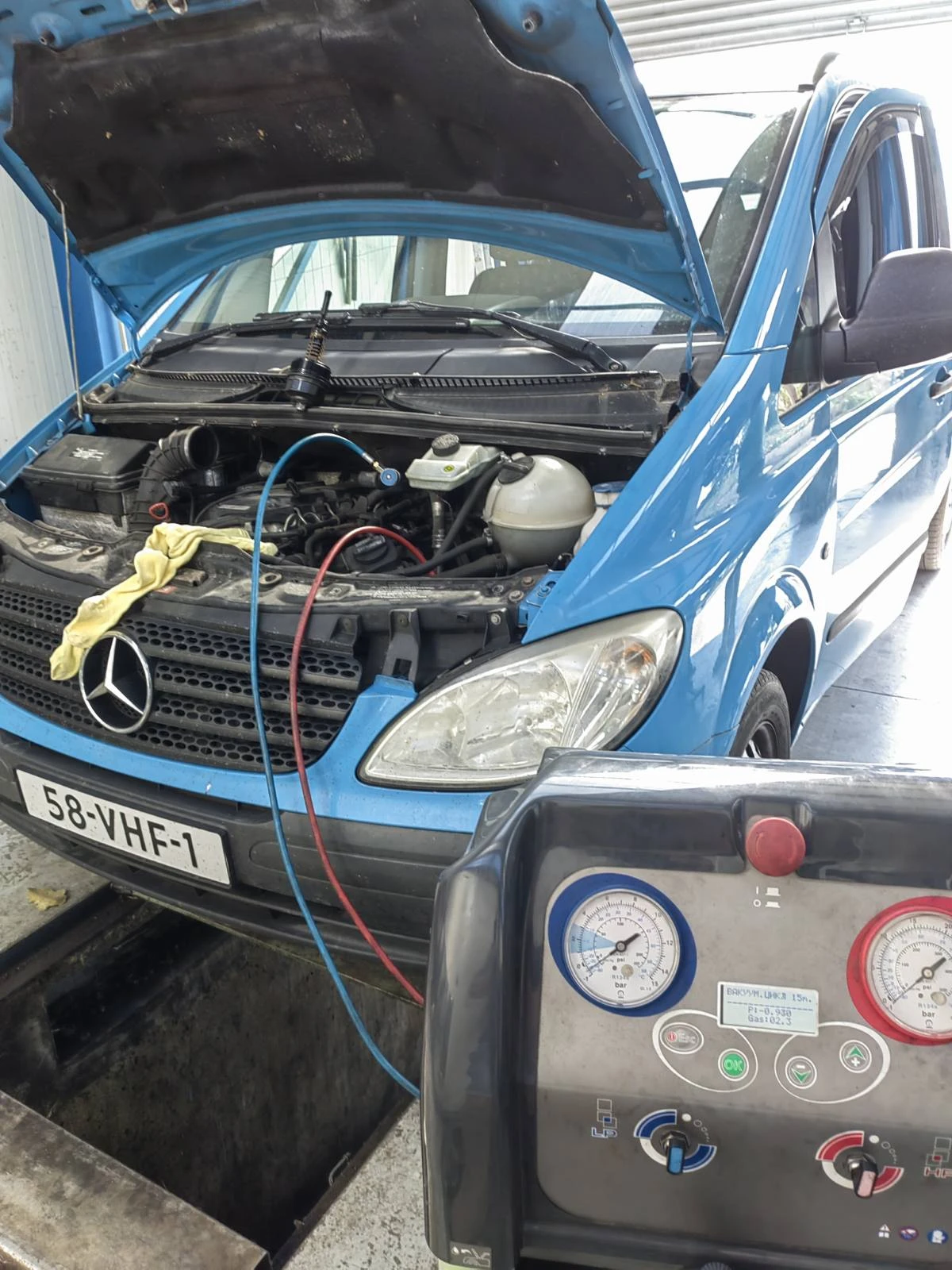 Mercedes-Benz Vito 111, снимка 8 - Бусове и автобуси - 56354201