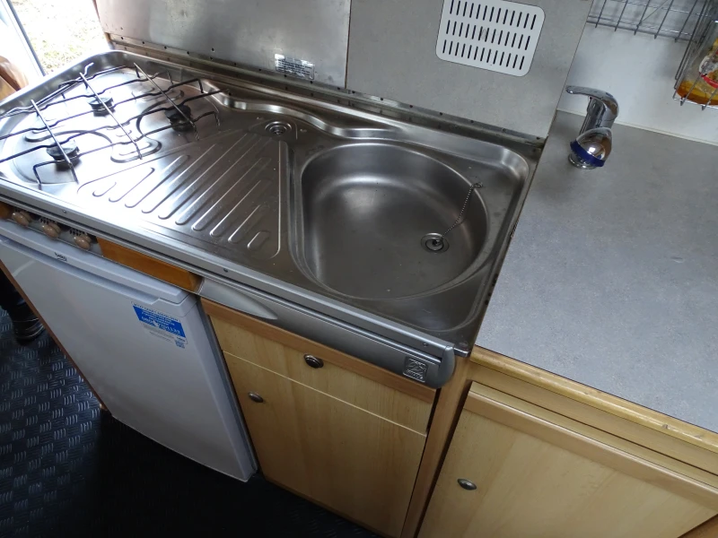 Кемпер Fiat KNAUS TRAVELLER , снимка 10 - Каравани и кемпери - 51878041