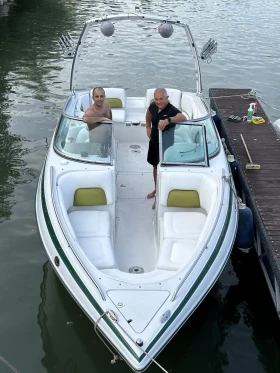 Моторна яхта Crownline 270 BR , снимка 3