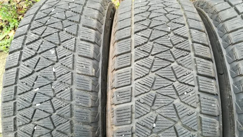 Гуми Зимни 225/65R17, снимка 3 - Гуми и джанти - 26782237