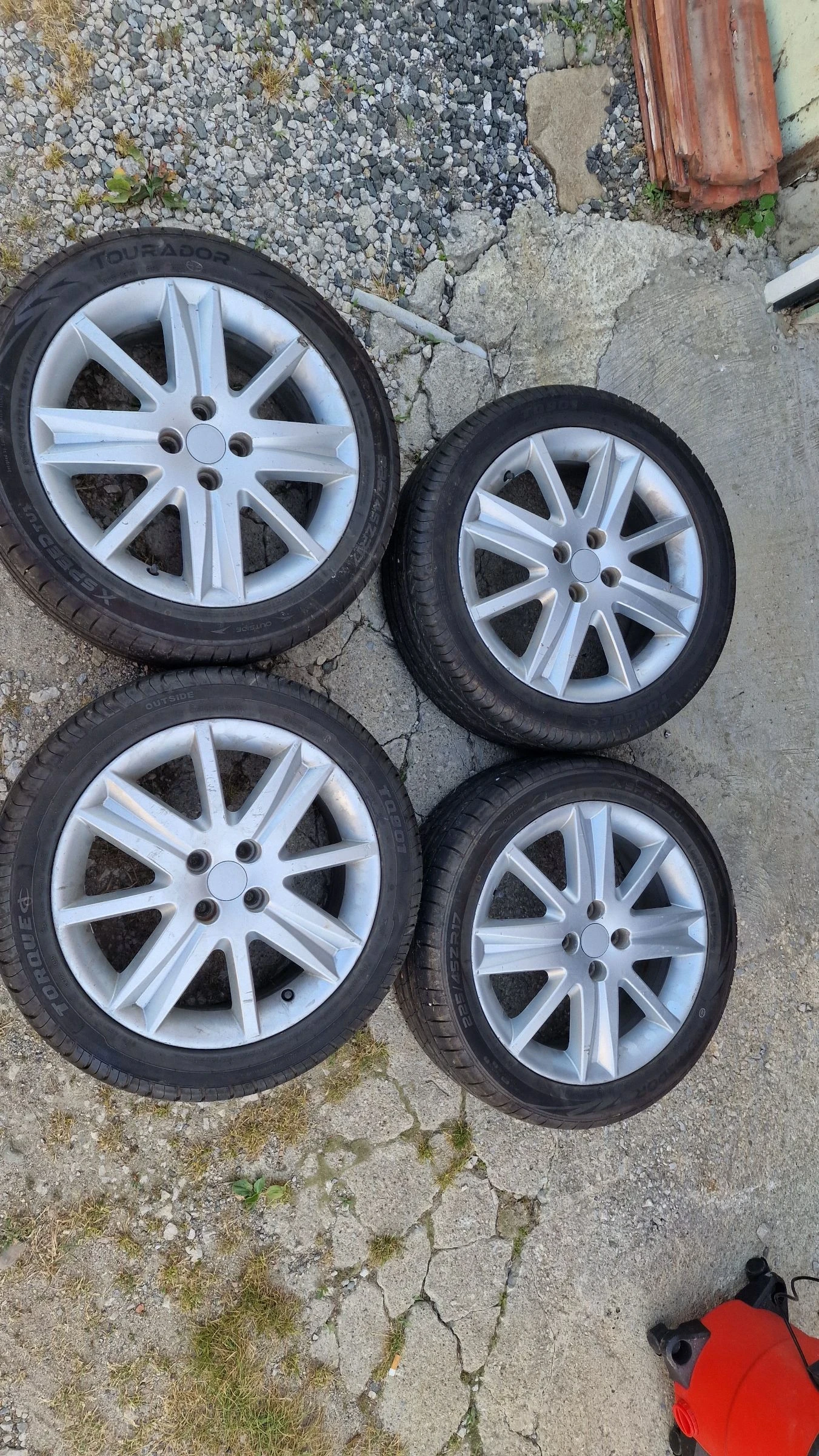 ���� � ������ 225/45R17 | Mobile.bg � ����������� 1