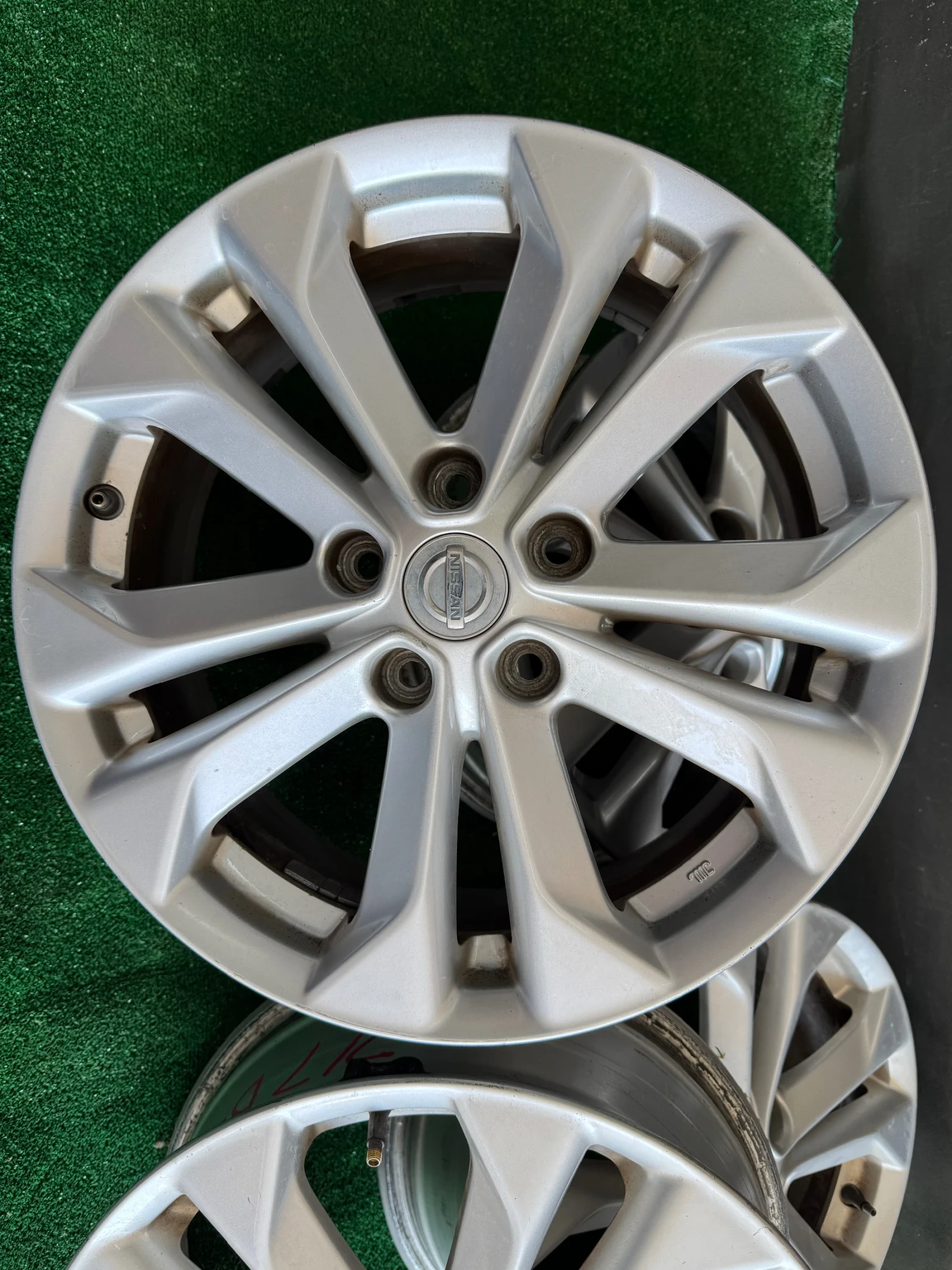 Джанти за Nissan, снимка 2 - Гуми и джанти - 53750072